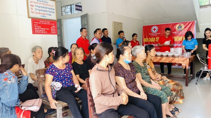 CĐCS Trung tâm y tế huyện Hương Sơn: Hành trình Nhân đạo – Trao tặng yêu thương